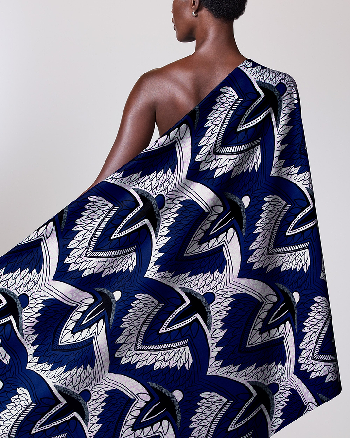Navy blue fabric draped model’s wax hollandais vlw7312.007