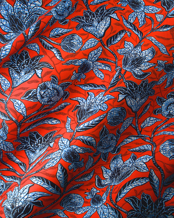 Vibrant red fabric detailed blue wax hollandais vlw9238.005