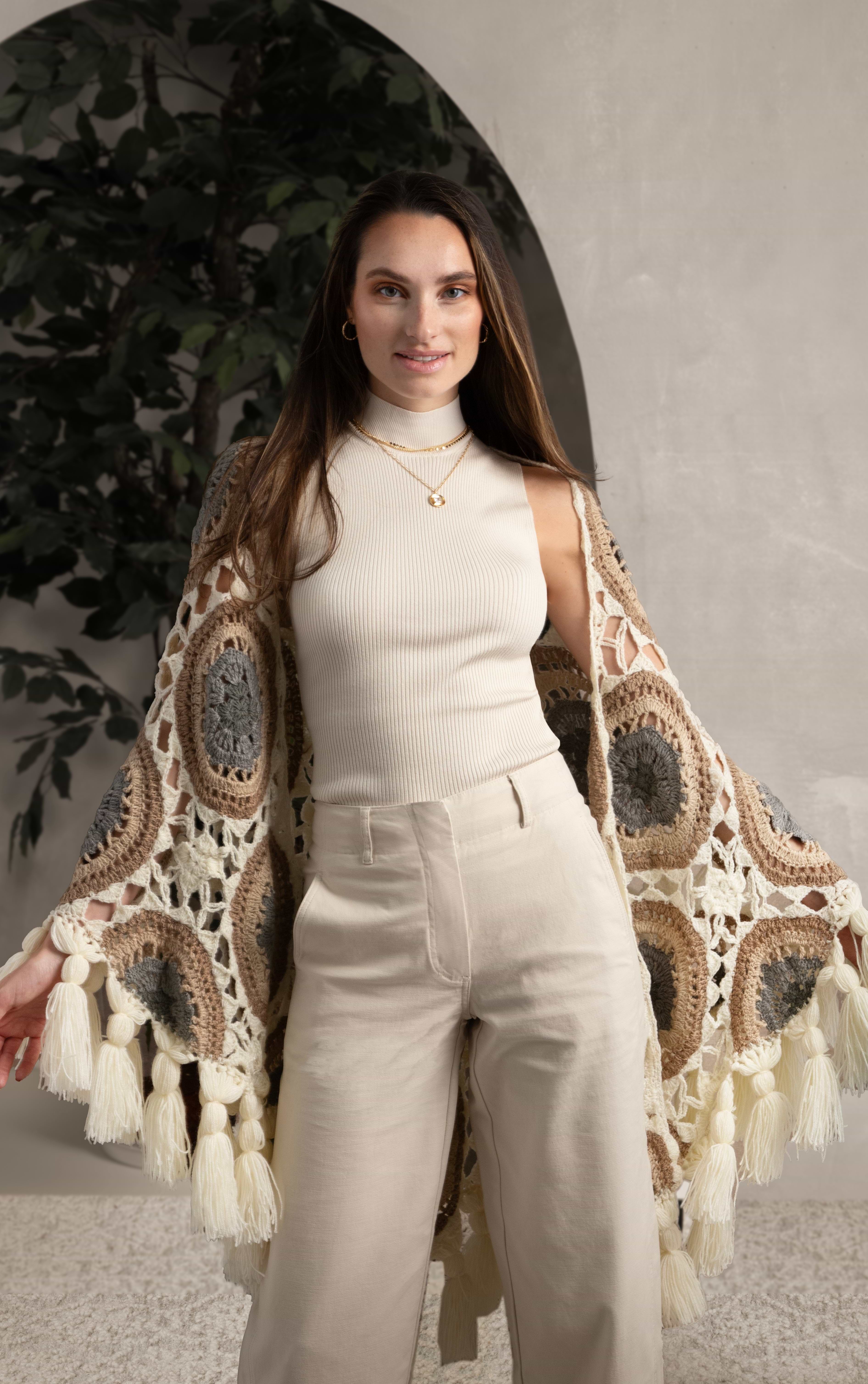 さっちん　shaggy sleeve finger hole long Crocheted Sunshine Shawl – SAACHI