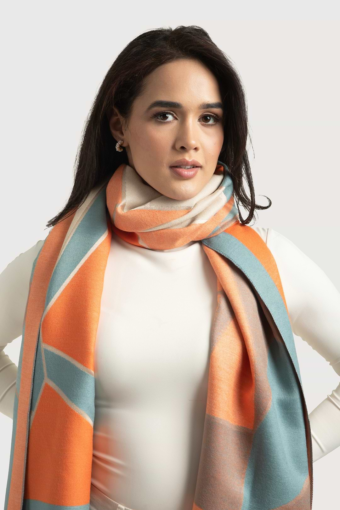 Reversible Geometric Scarf