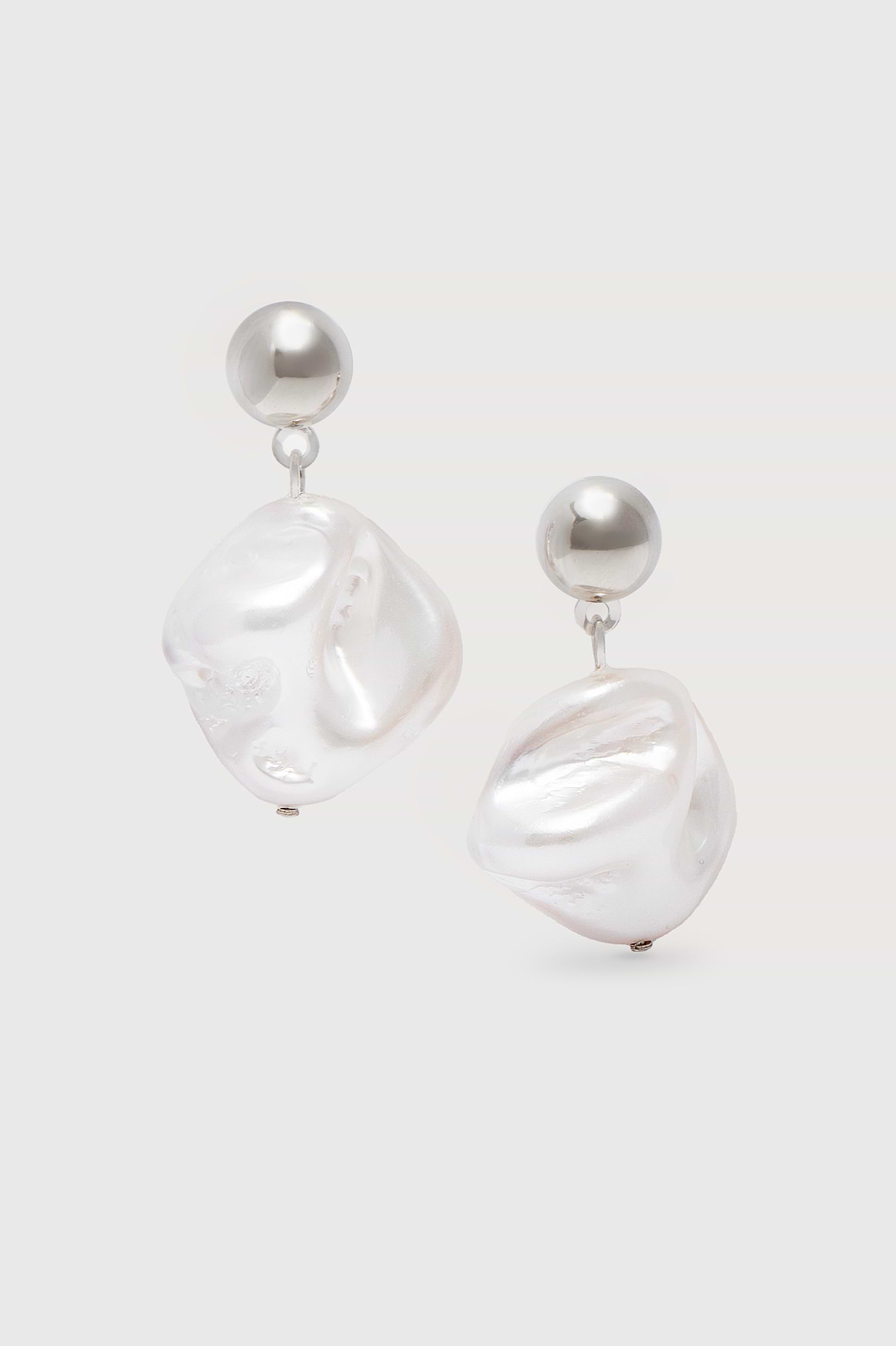 Saachi Earrings in Silver Saachi Earrings in Silver