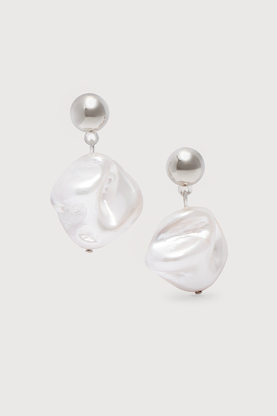Seashell Pearl Dangle Earrings White