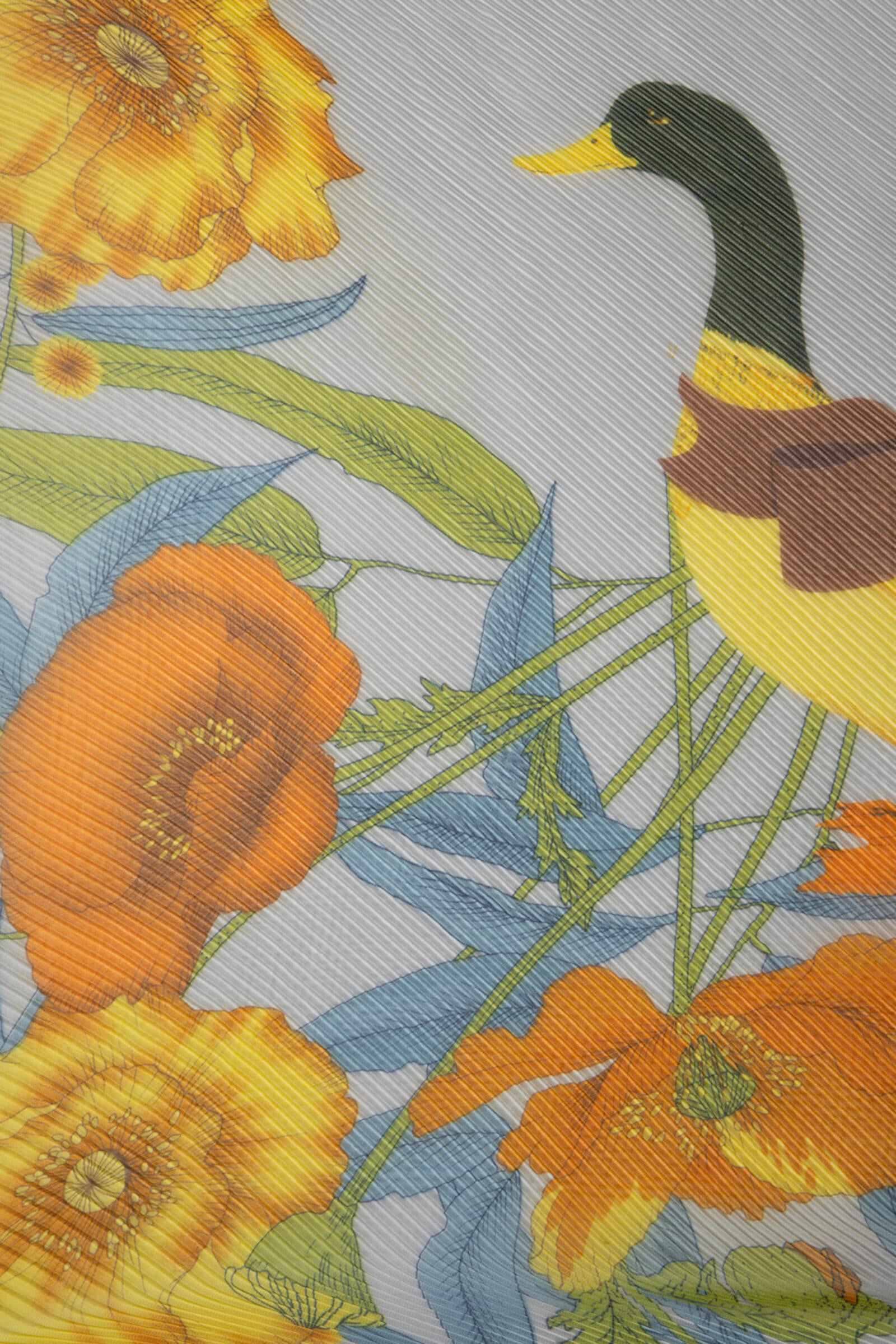 Floral Spring Pleated Scarf – SAACHI