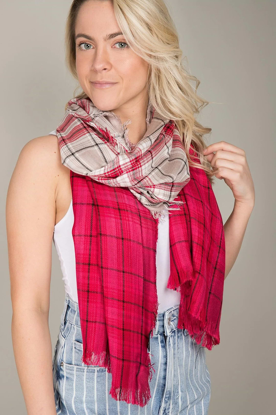 Queens Plaid Ombre Scarf Fuchsia