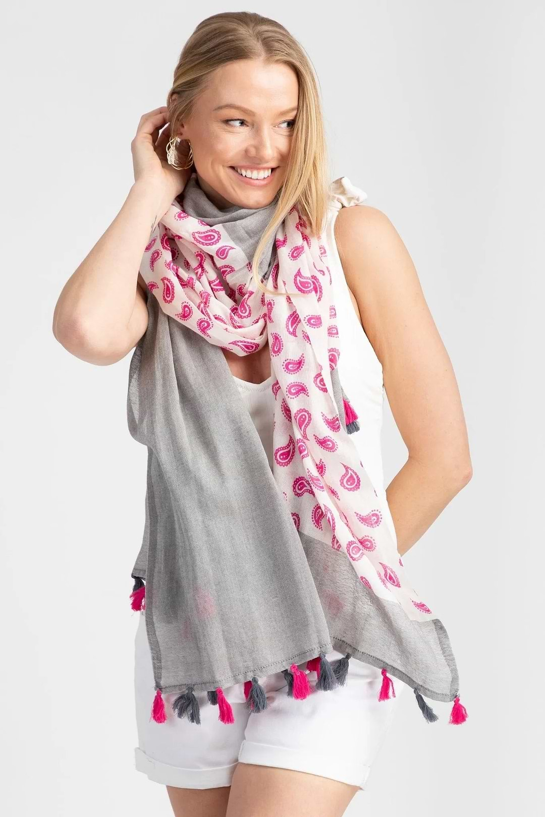 Paisley Pattern Print Scarf with Tassel Fringe Gray