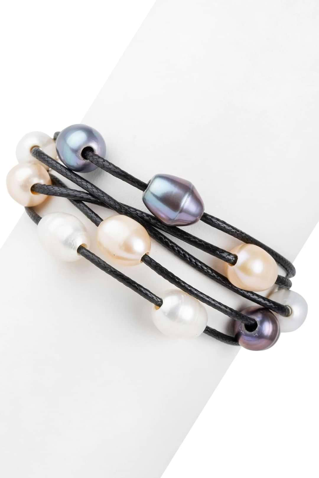 Cosmo Pearl Strand Bracelet - SAACHI - Black - Bracelet