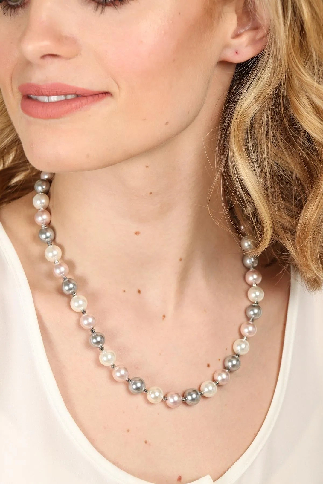 Multi Colored Pearl Collar Necklace Gray