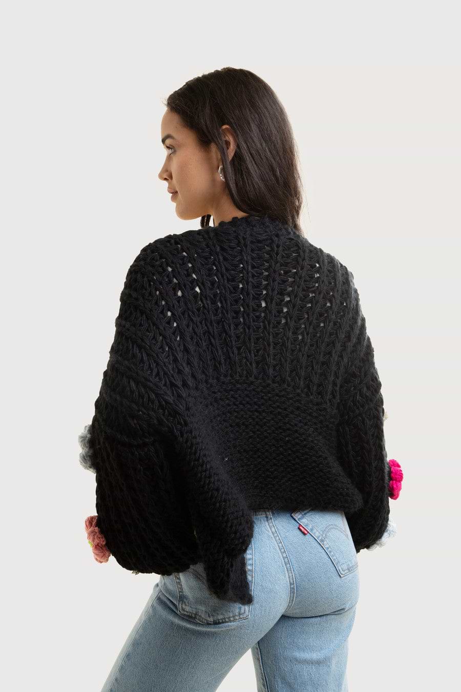Appliqué Knit Floral Cardigan With Buttons – SAACHI