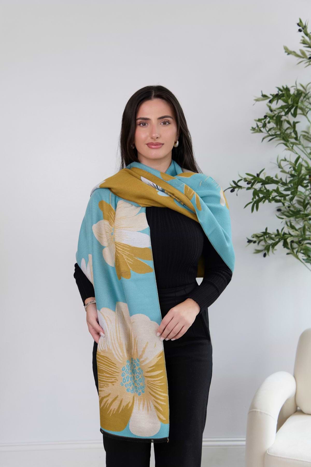 Fresh Floral Reversible Scarf – SAACHI