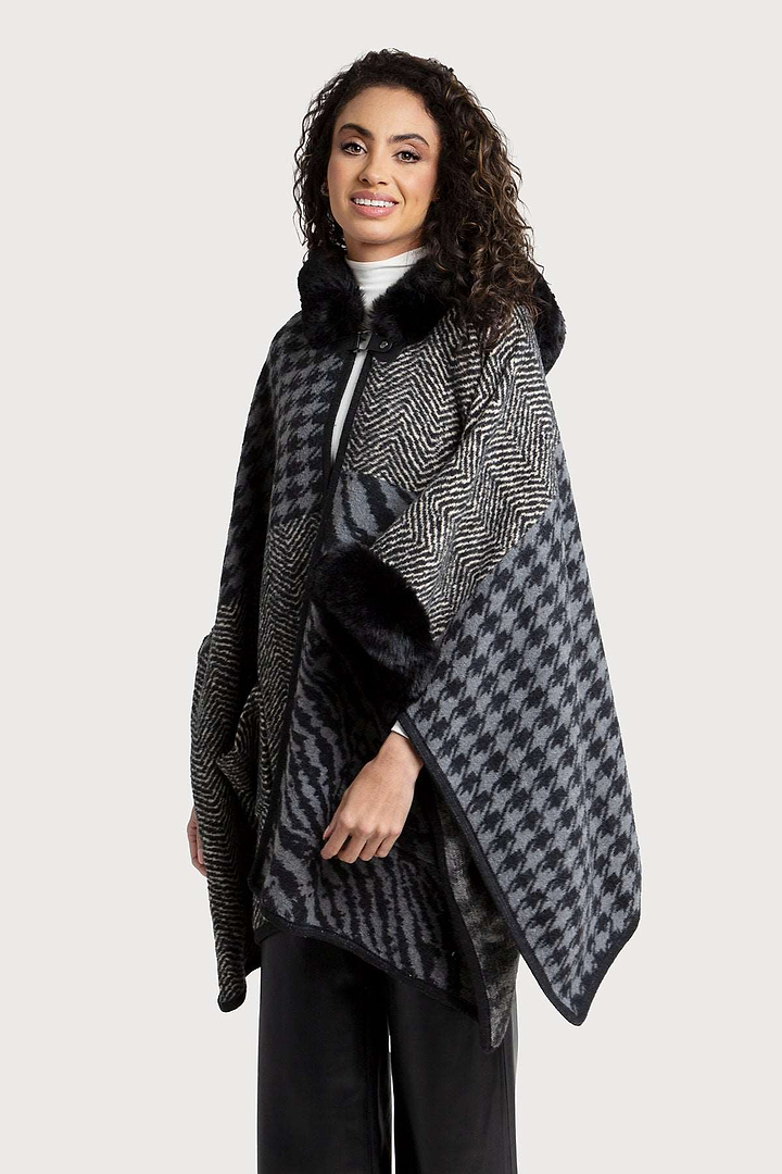Beverly Ann Fur Faux Kimono - SAACHI - Black / One Size — Fits All - Kimonos