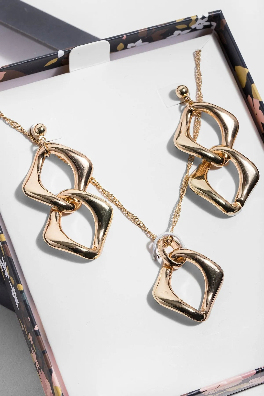 Infinity Necklace and Earring Gift Box Gold