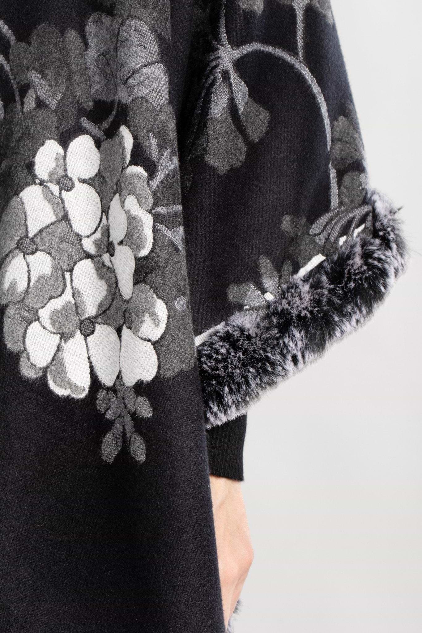 Eaphi BOUCLE SUKASHI SHAWL ブラック Blooming Faux Fur Scarf – SAACHI