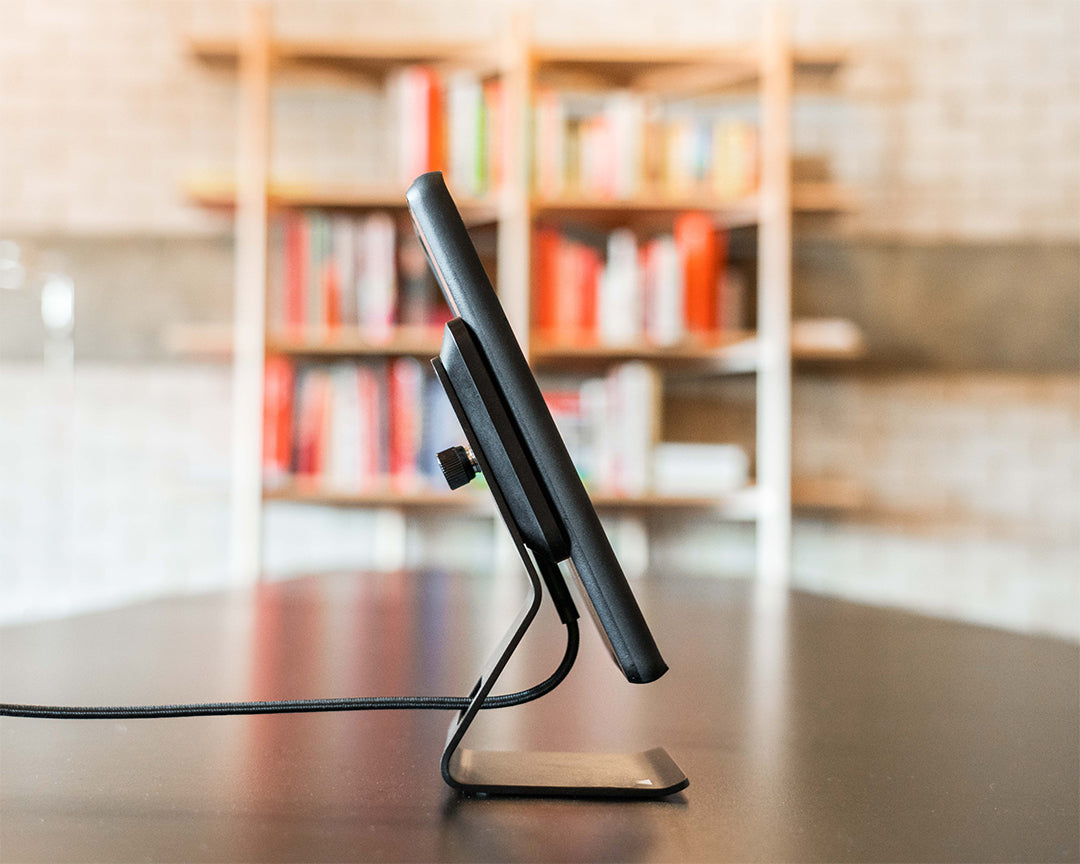 qi wireless chargers are compatible with mous phone cases