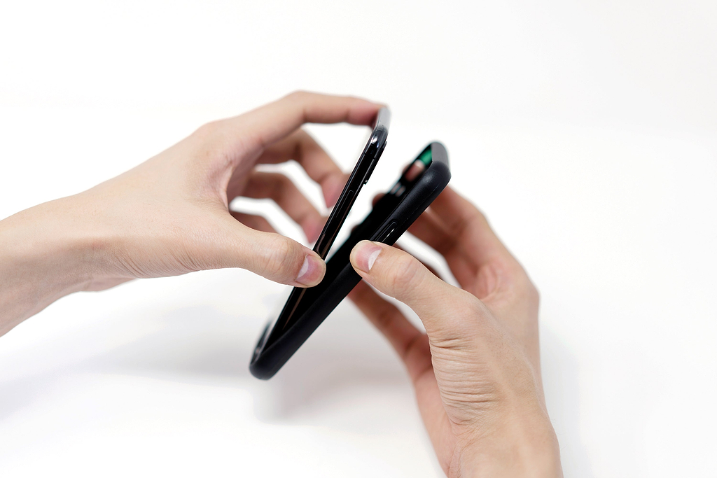 step 3 to take off phone case