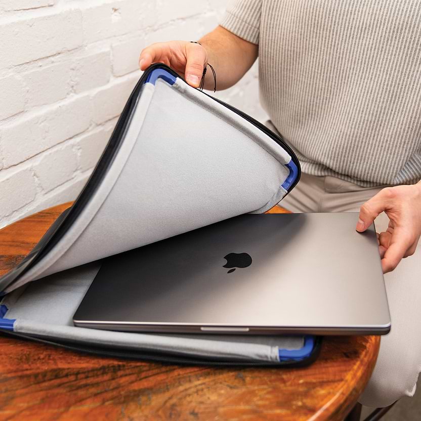 Mous | MacBook Pro Sleeve With Handle