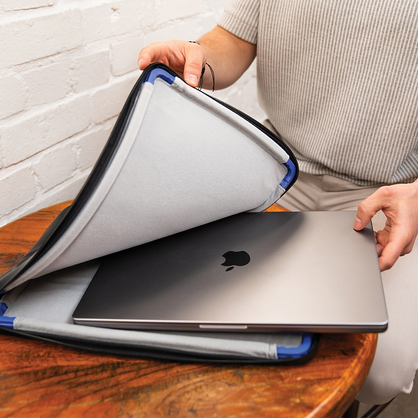 Mous | MacBook Pro Sleeve With Handle