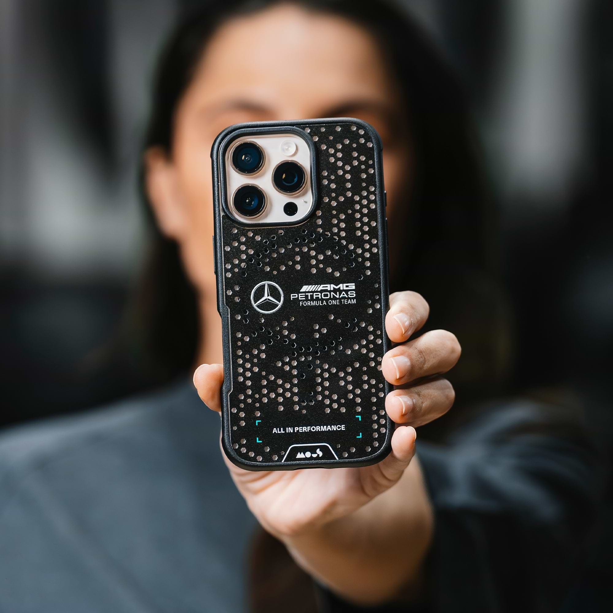 【Mous x Mercedes】コラボ iPhoneケース 衝撃に強い 送料関税込 Mous | Signature Protective Phone Case - Clarity x Mercedes