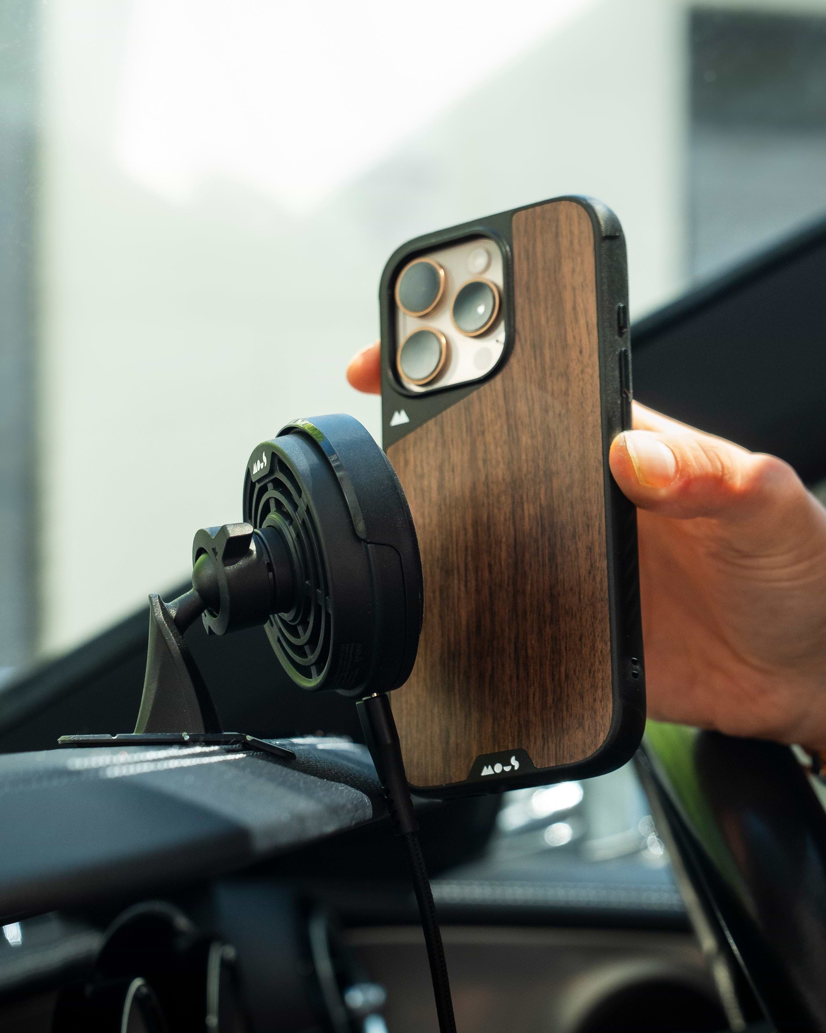 Adhesive Wireless Charging Car Mount - Thumbnail 5