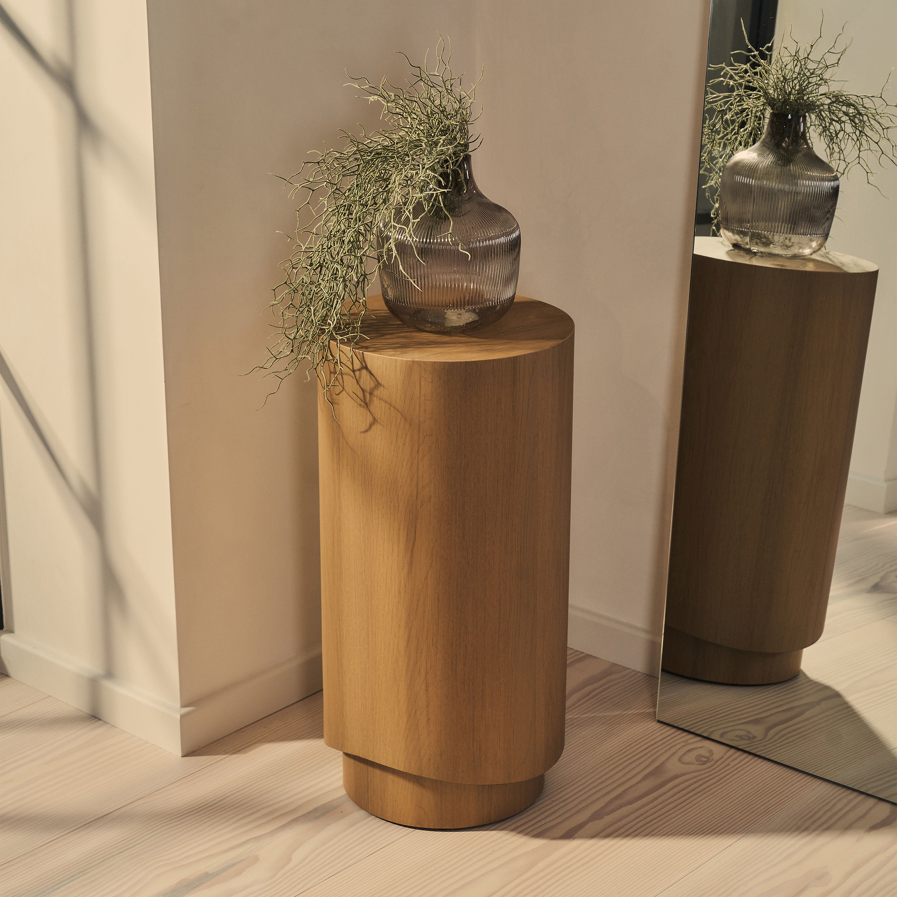 Magna - Warm Wood Wave Plinth