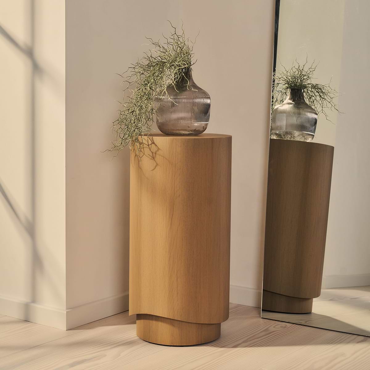 Magna - Warm Wood Wave Plinth