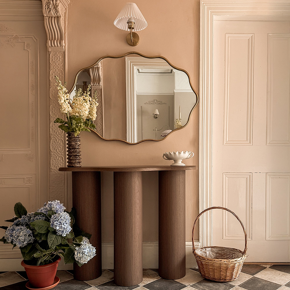 Sabrina - Gold Wavy Oval Metal Wall Mirror 100cm x 70cm
