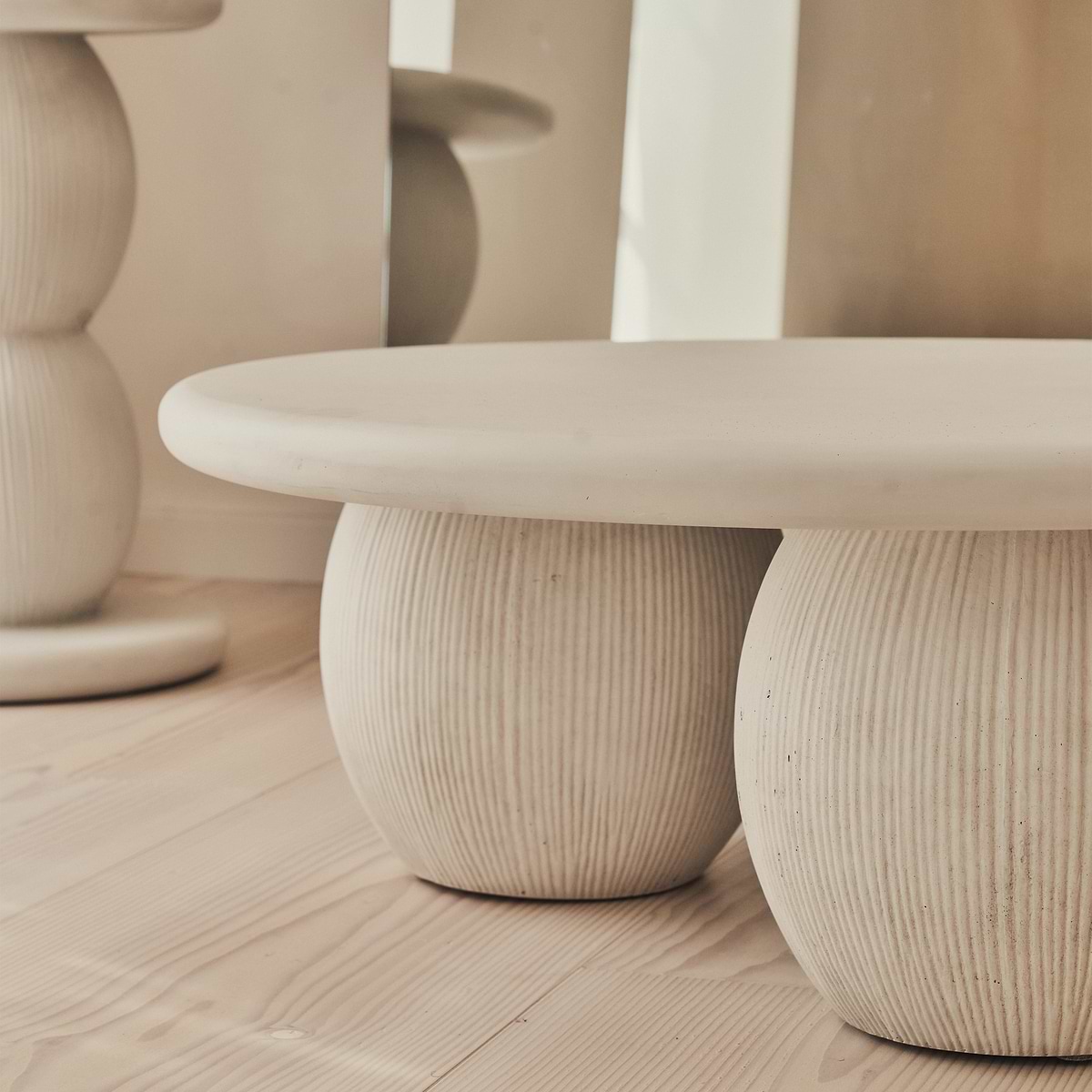 Leonardo - Minimal Concrete Ball Coffee Table Large