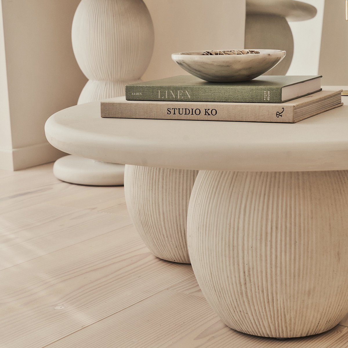 Leonardo - Minimal Concrete Ball Coffee Table Large