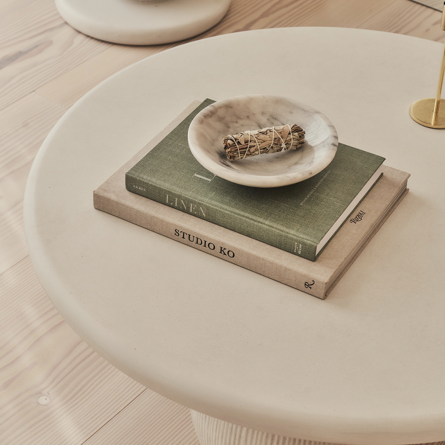 Leonardo - Minimal Concrete Ball Coffee Table Large