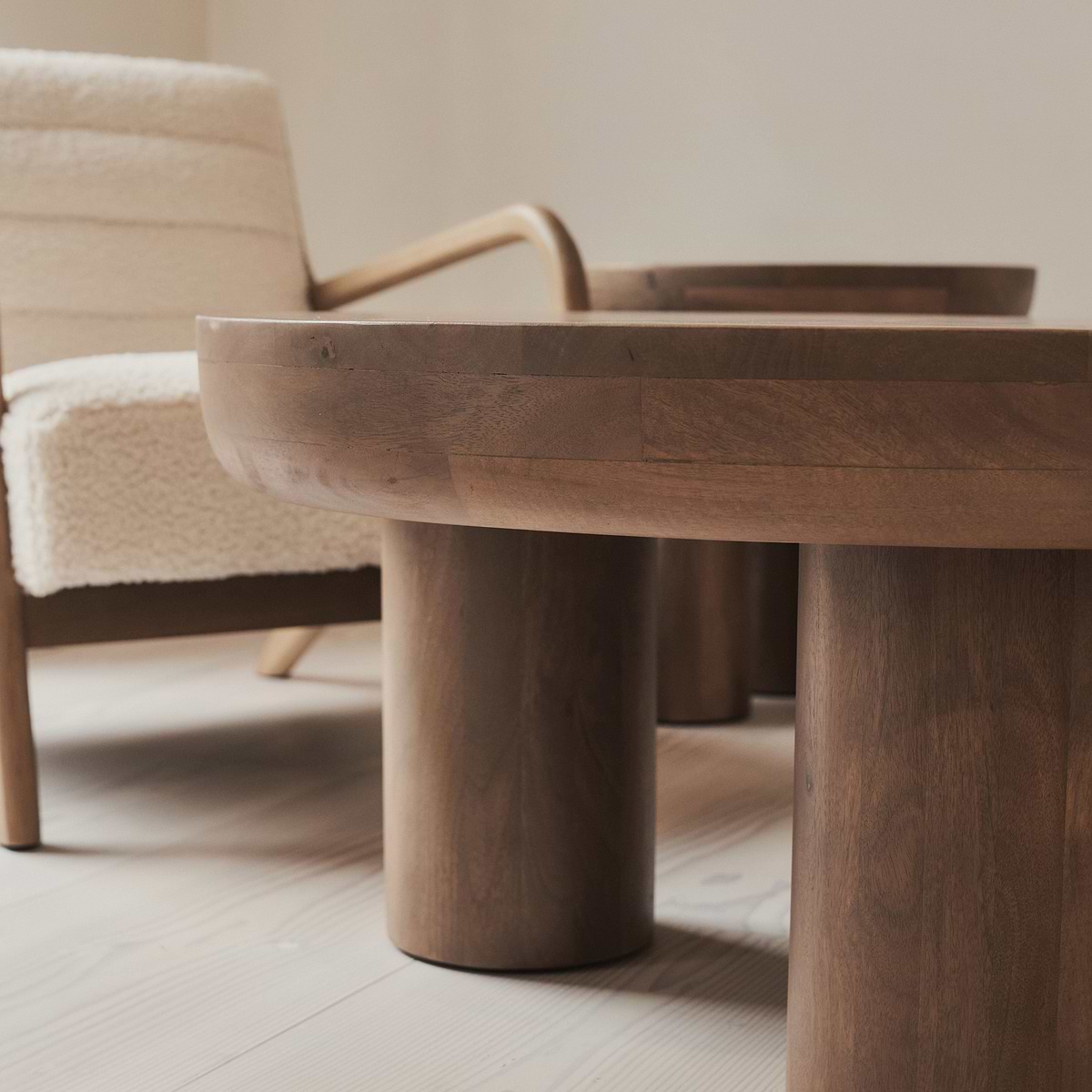 Vermont - Warm Wood Premium Round Coffee Table