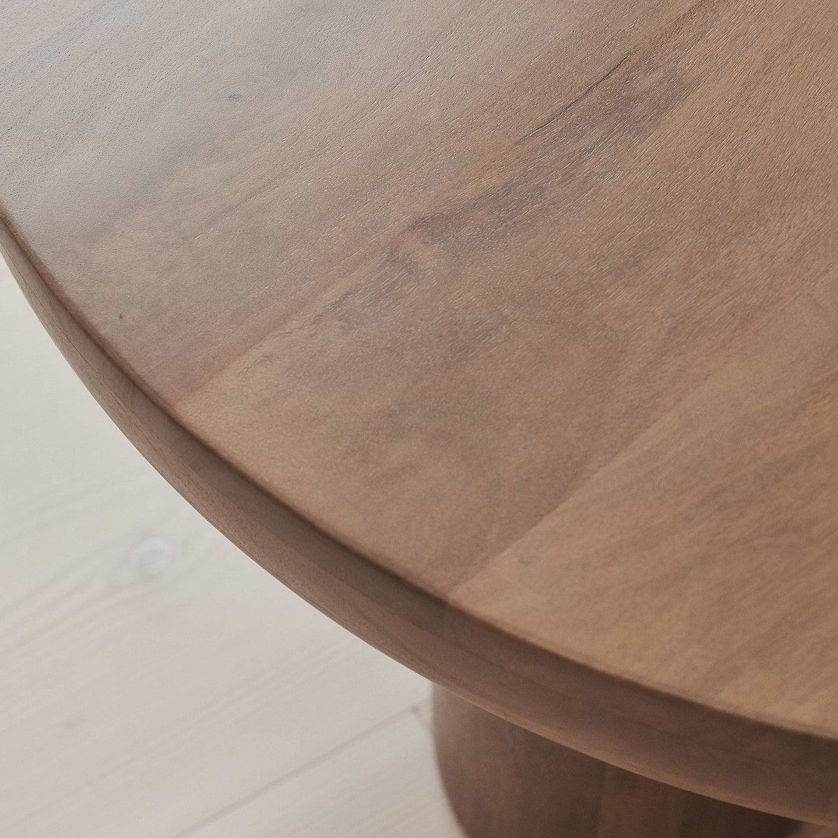 Vermont - Warm Wood Premium Round Coffee Table