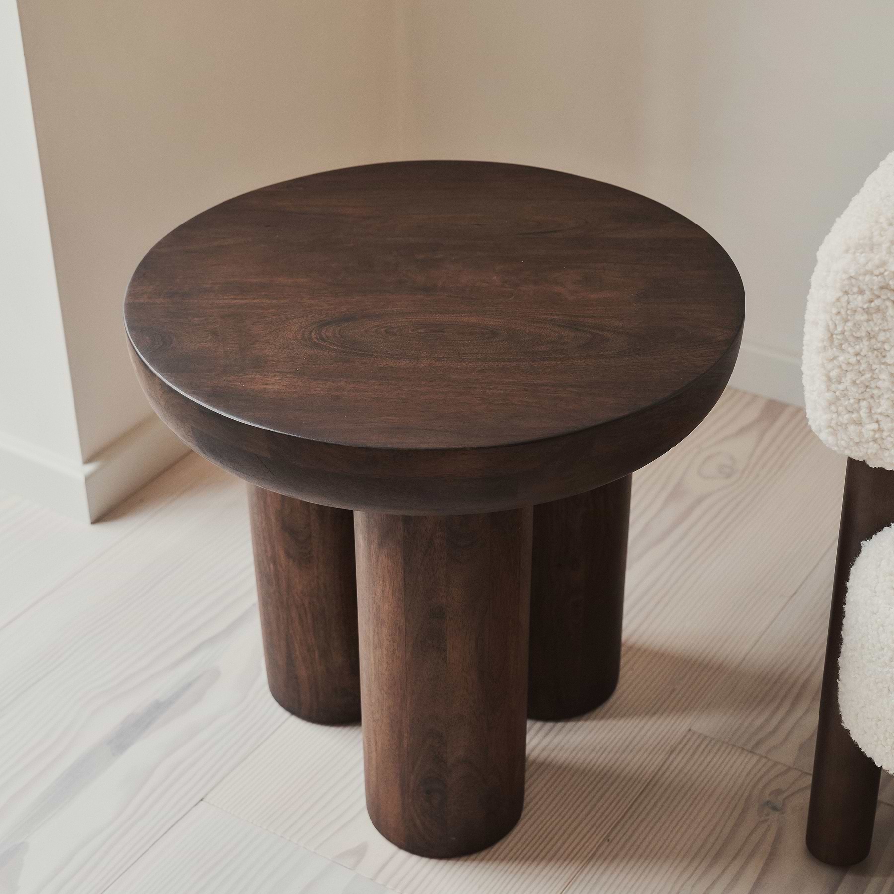 Vermont - Dark Wood Premium Round Side Table