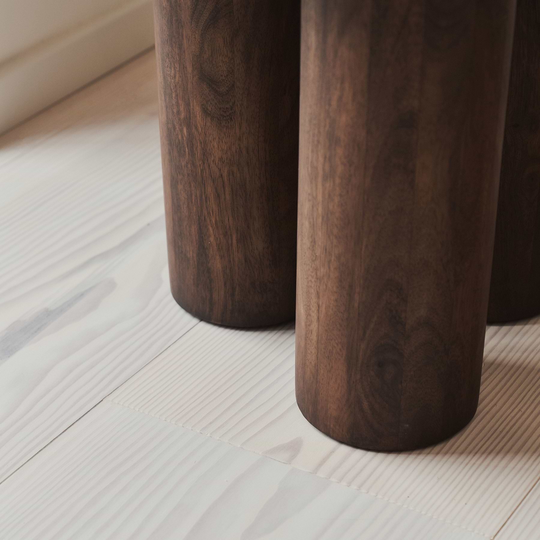 Vermont - Dark Wood Premium Round Side Table