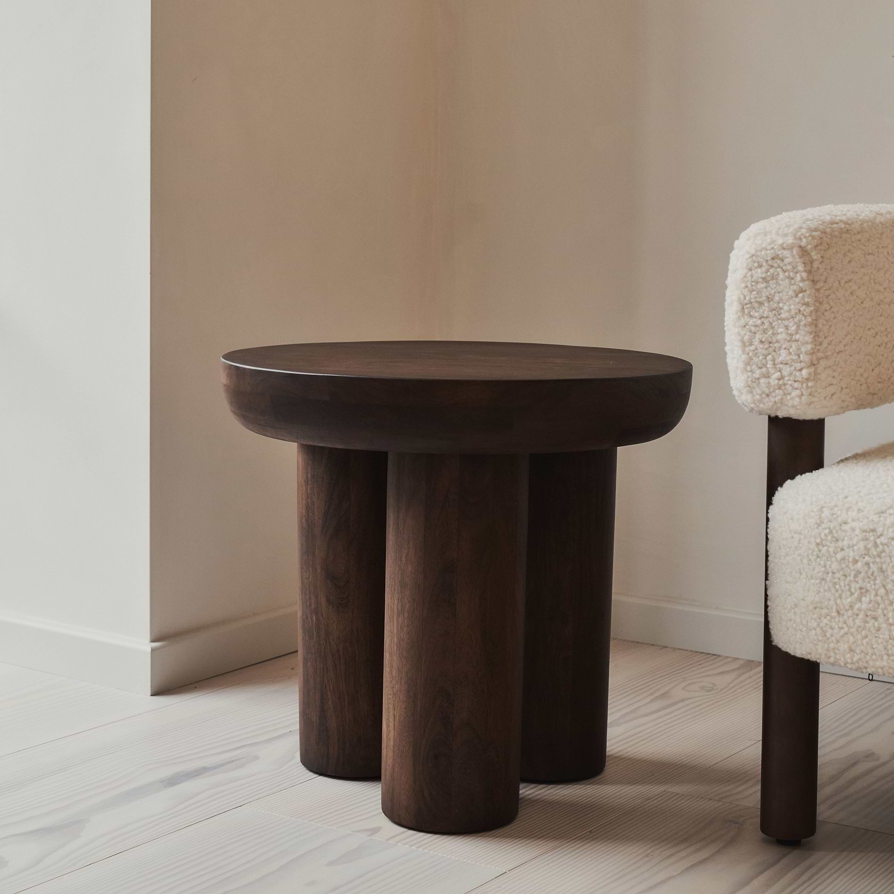 Vermont - Dark Wood Premium Round Side Table