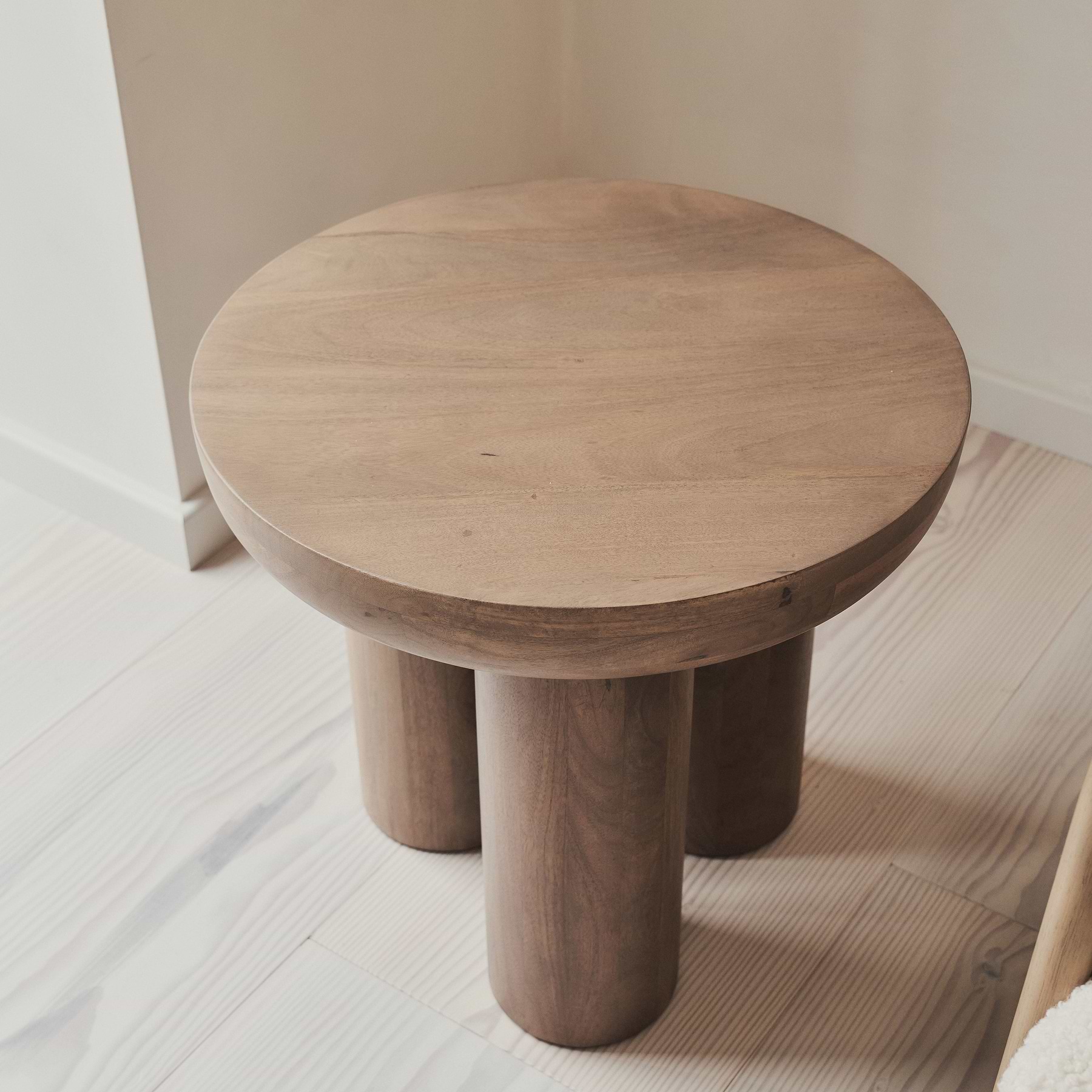 Vermont - Warm Wood Premium Round Side Table