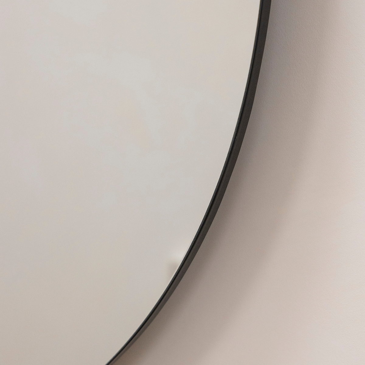 Large Frameless Round Wall Mirror detail shot of curve