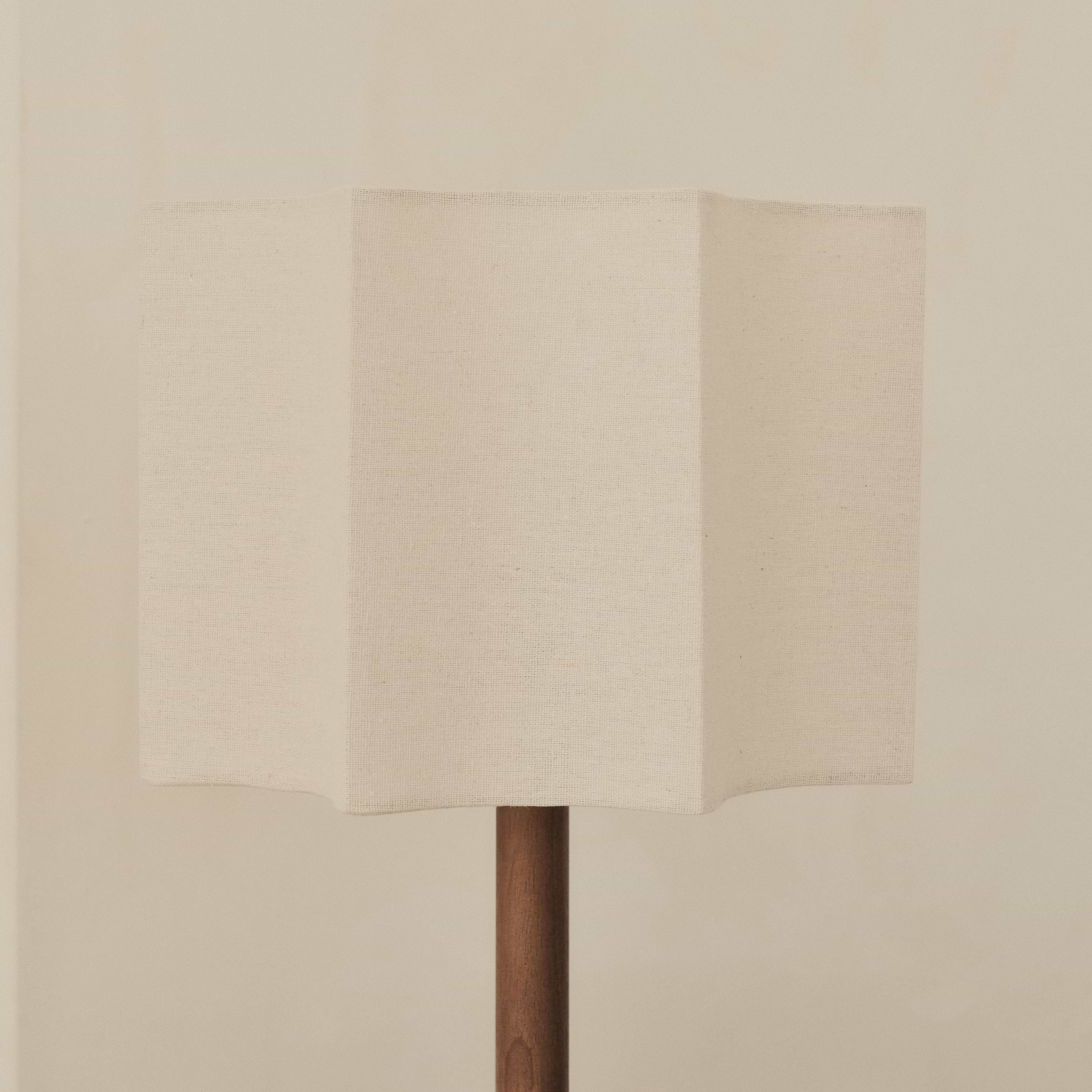 Esme - Dark Wood Inverted Scallop Shade Table Lamp