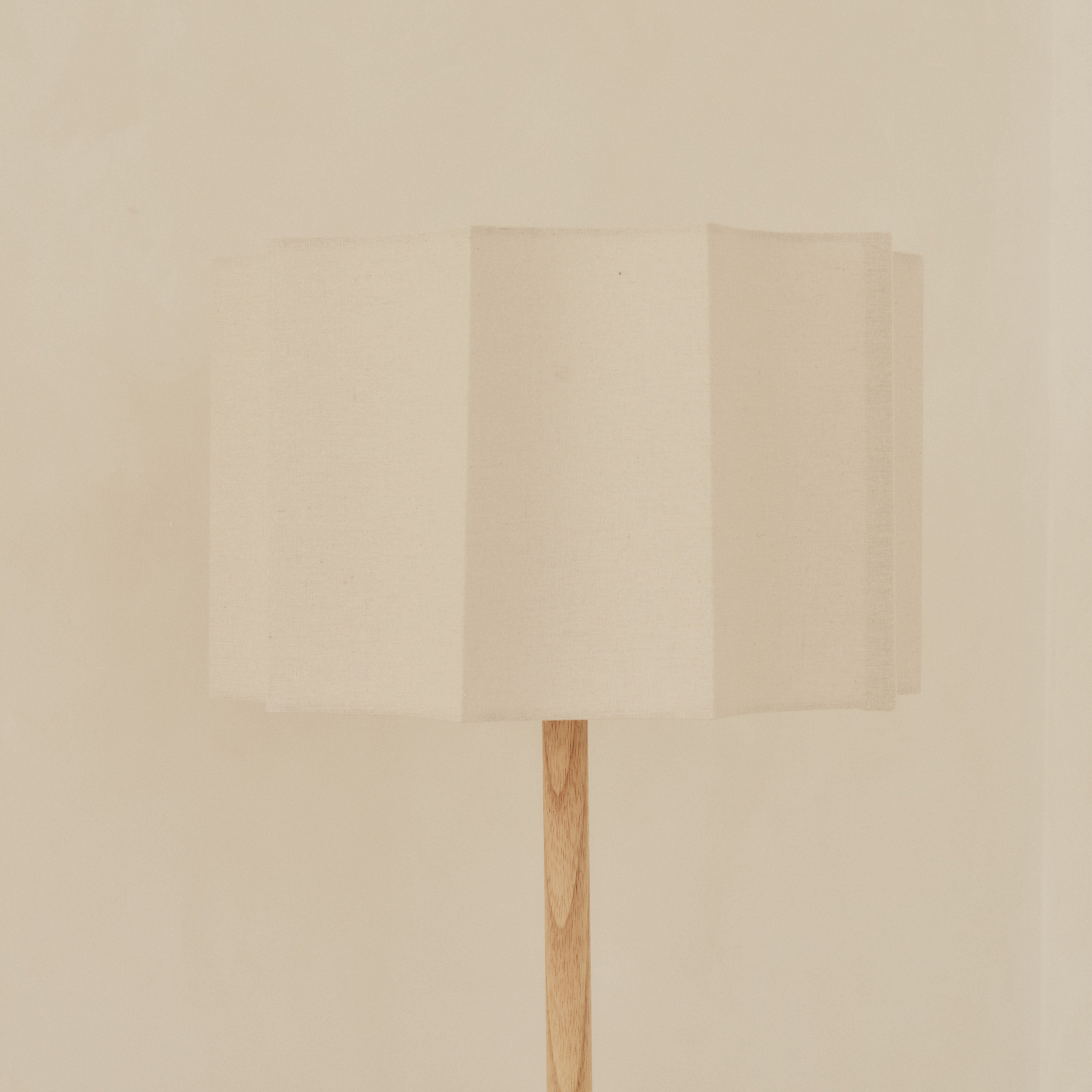 Esme - Light Wood Inverted Scallop Shade Floor Lamp