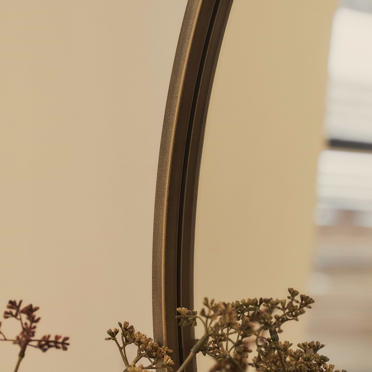 Higgins - Gold Metal Modern Round Wall Mirror 80cm x 80cm