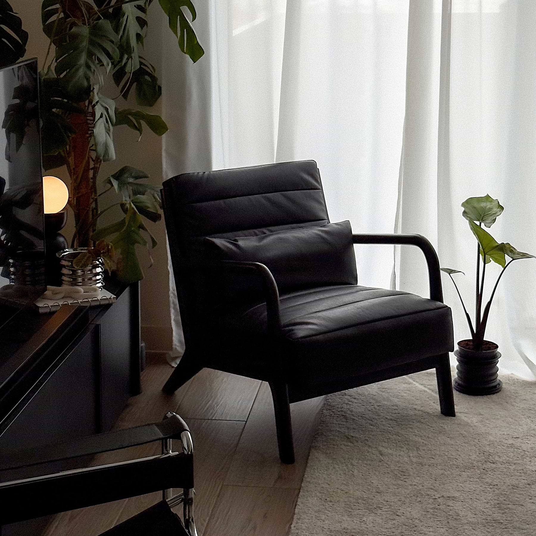 Hudson - Leather Accent Chair Black & Black Wood