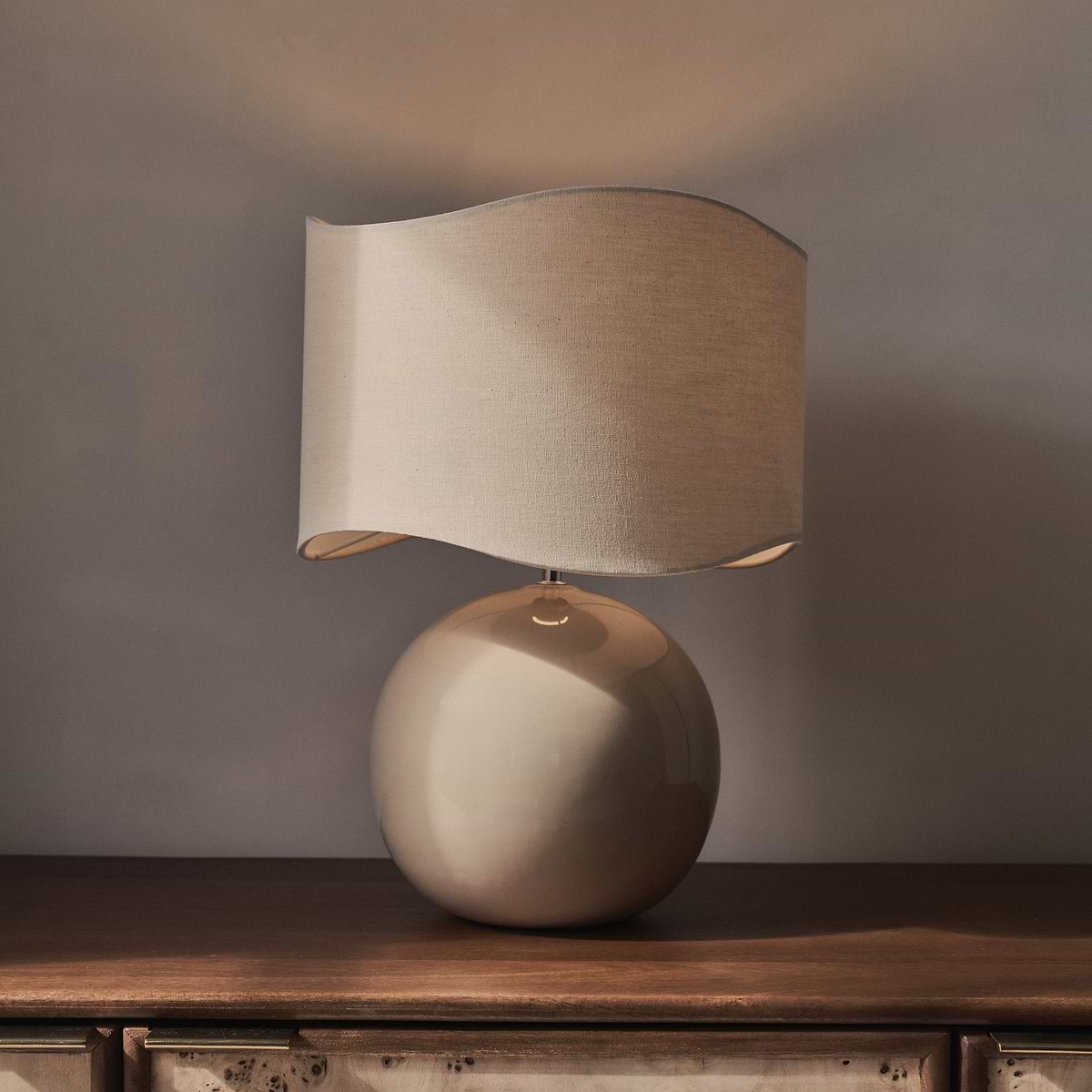 Olera - Beige Gloss Ceramic Wave Shade Table Lamp