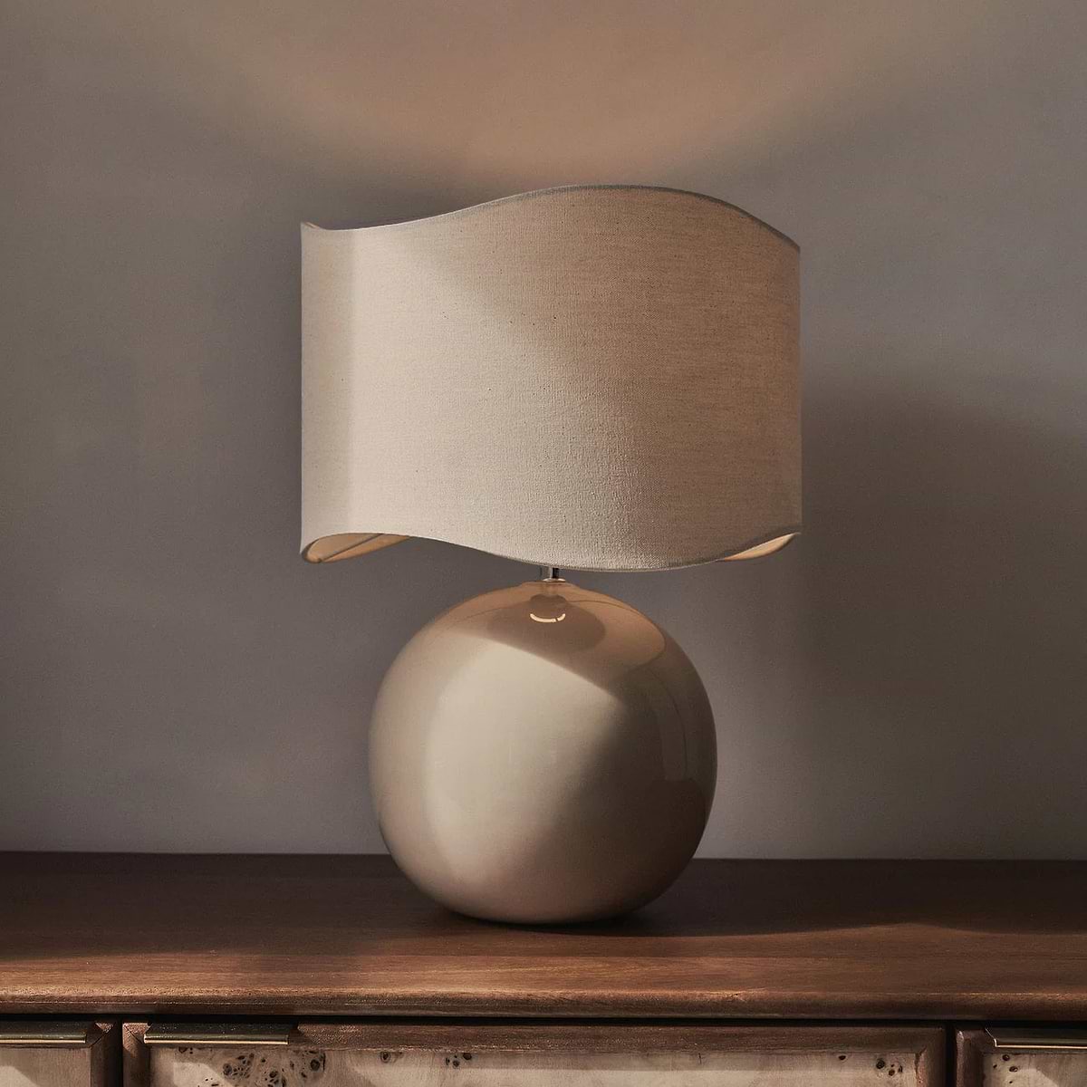 Olera - Beige Gloss Ceramic Wave Shade Table Lamp