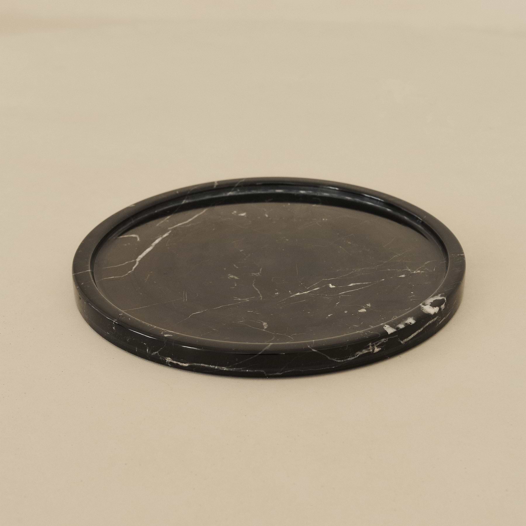 Travara - Black Marble Round Decorative Tray