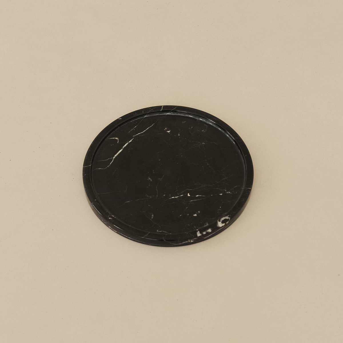 Travara - Black Marble Round Decorative Tray