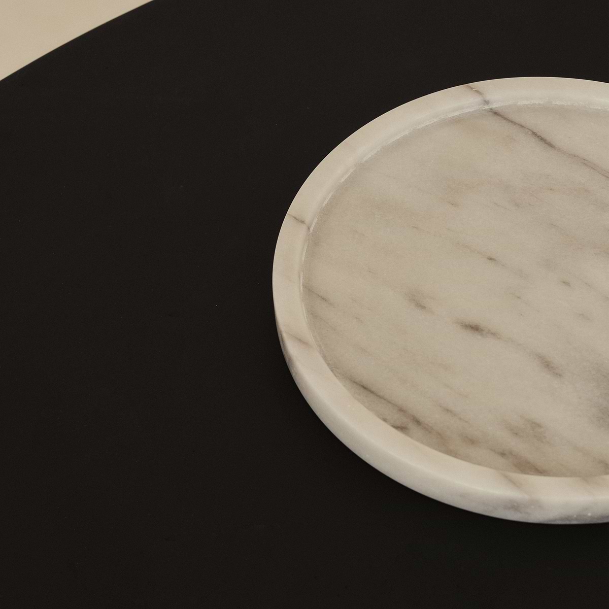 Travara - White Marble Round Decorative Tray