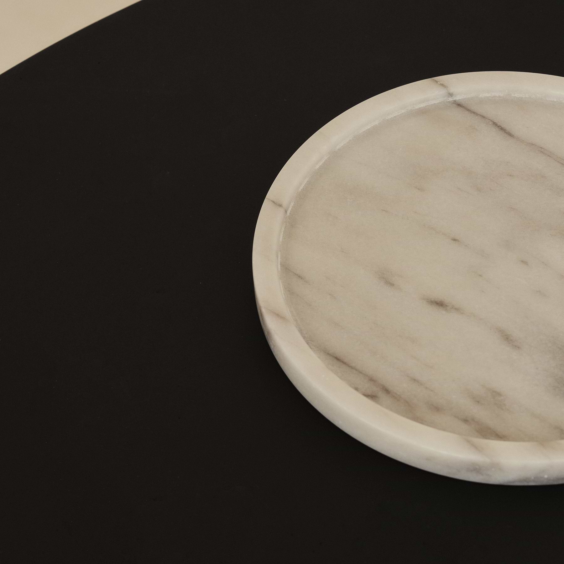 Travara - White Marble Round Decorative Tray