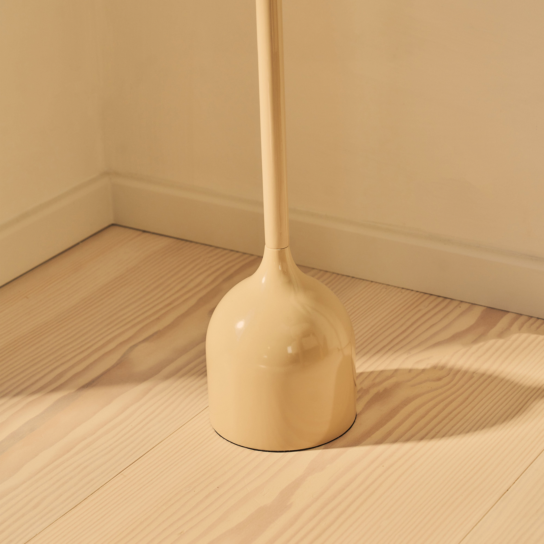 Esme - Beige Gloss Inverted Scallop Shade Floor Lamp