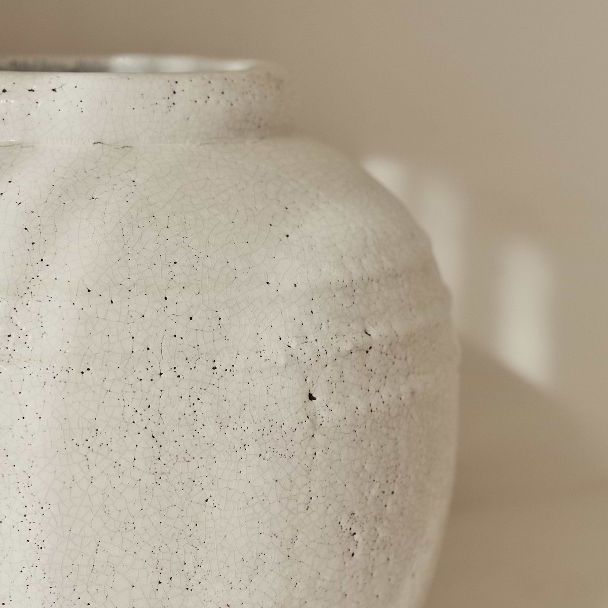 Cyra - Large Ivory Gloss Ceramic Vase