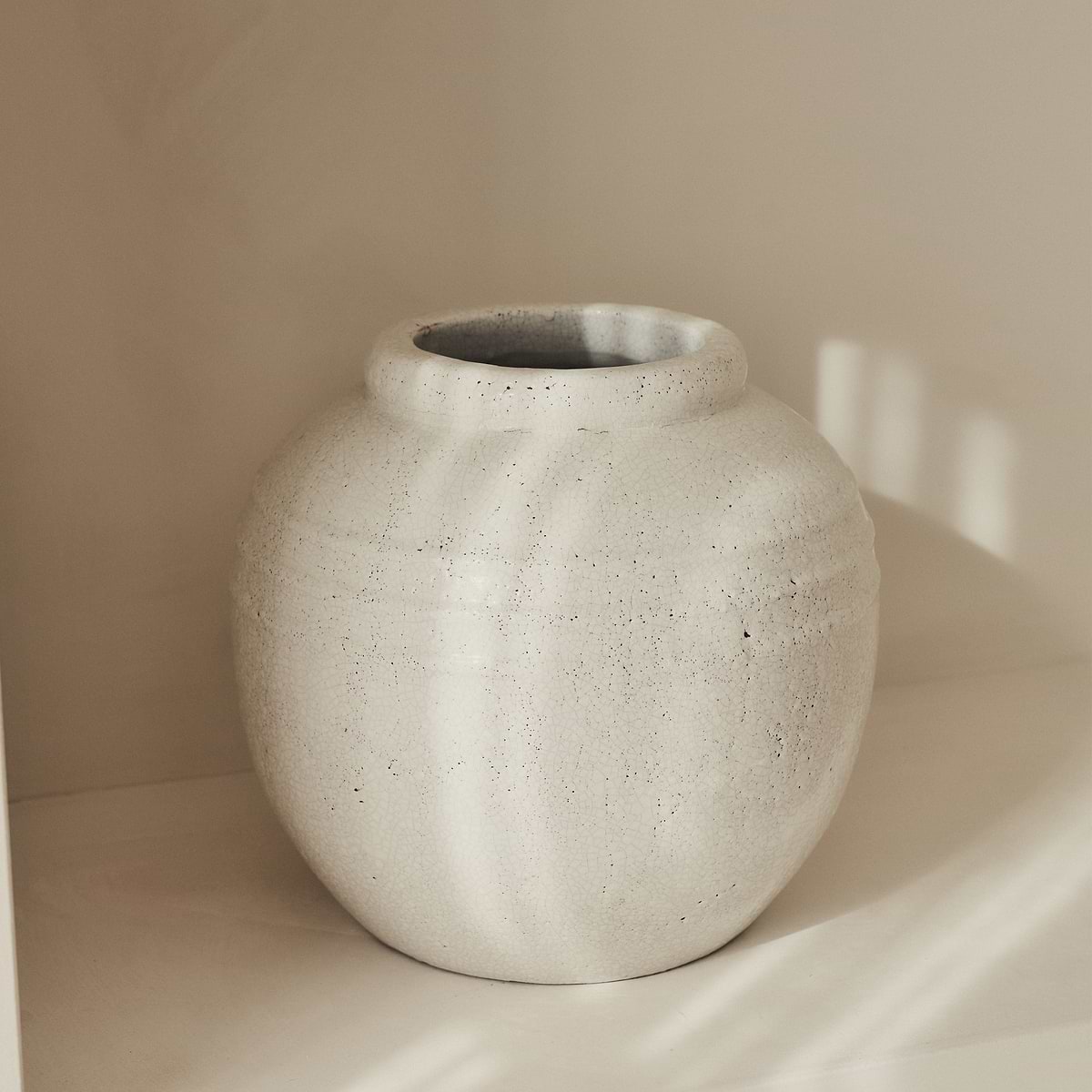 Cyra - Large Ivory Gloss Ceramic Vase