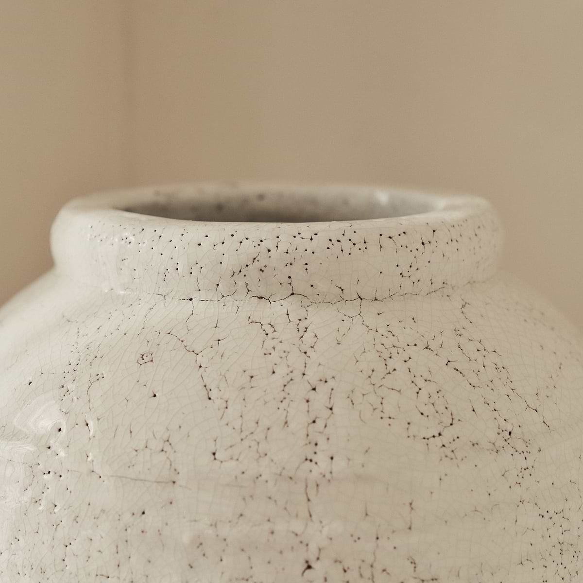 Cyra - Ivory Gloss Ceramic Vase