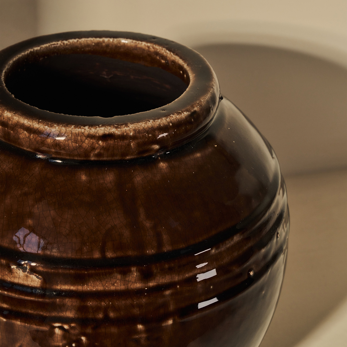 Cyra - Chocolate Gloss Ceramic Vase